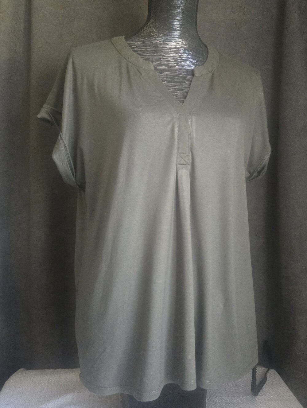 Cable & Gauge Olive Green Top with V-Neck